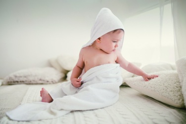 Logotrade Geschäftsgeschenke das Foto: Kapuzenbadetuch Baby