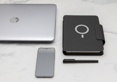 Logotrade promotional giveaway image of: Artic Magnetic 10W wireless charging A5 notebook