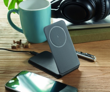 Logo trade promotional products picture of: Foldable magnetic charger 15W