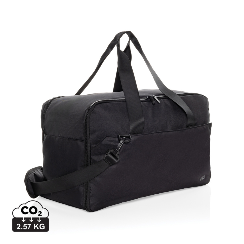 Logo trade promotional merchandise image of: Swiss Peak Aware™ RPET 15.6 inch laptop weekend bag