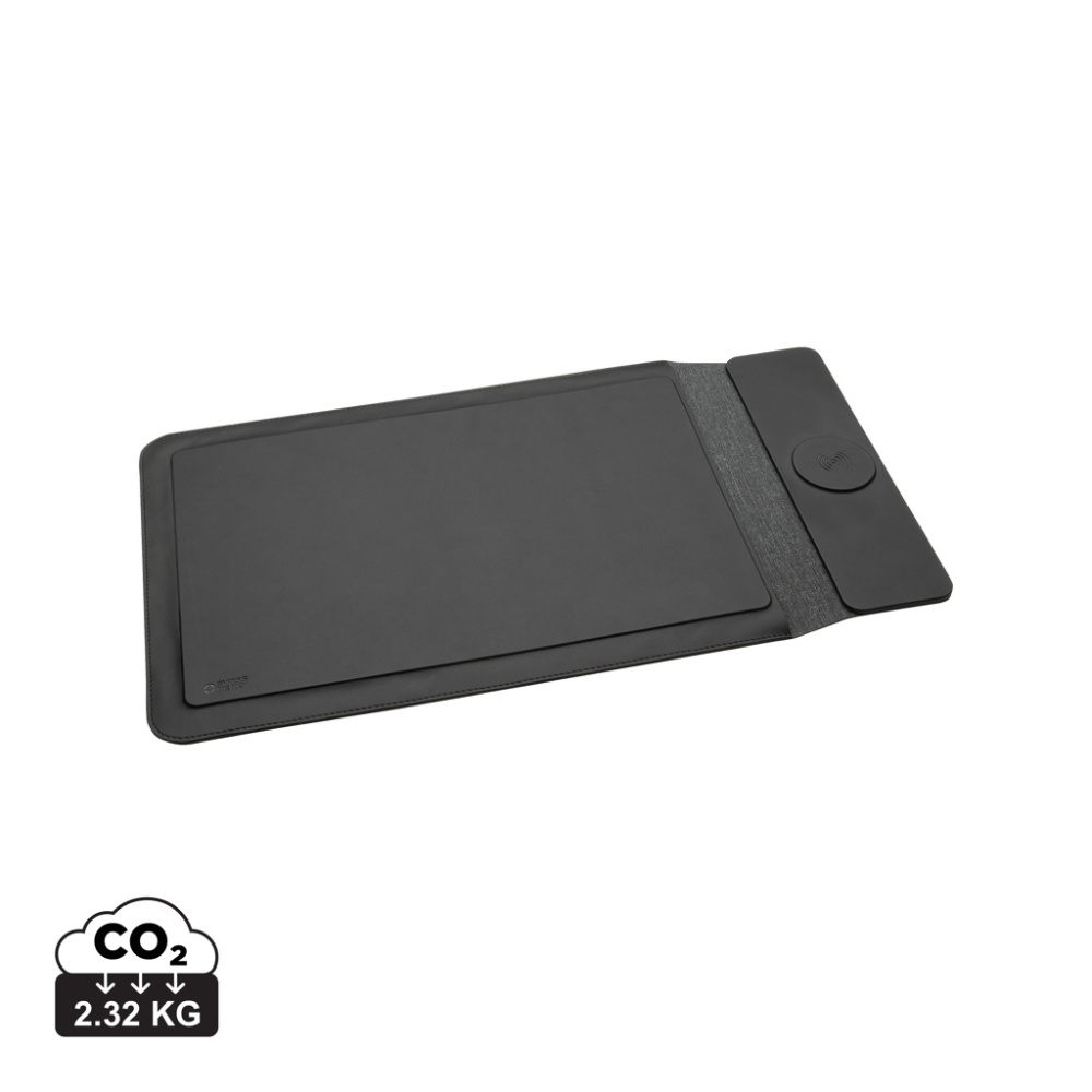 Logotrade advertising products photo of: Swiss Peak 15W magnetic charging laptop sleeve 14-15,6"