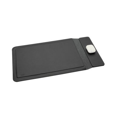 Logo trade promotional items image of: Swiss Peak 15W magnetic charging laptop sleeve 14-15,6"