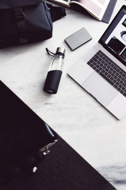 Logotrade meene foto: Vinga klaasist Lean klaasist veepudel