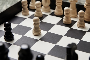 Logotrade firmakingitused pilt: VINGA Chess kohvilauamäng