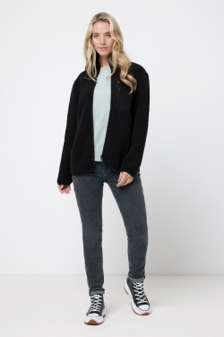 Logotrade ärikingi foto: Iqoniq Diran taaskasutatud polüestrist fliisjope