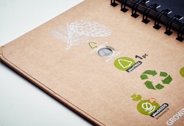 Logo trade ärikingitused foto: A5 männipuu GROWNOTEBOOK™