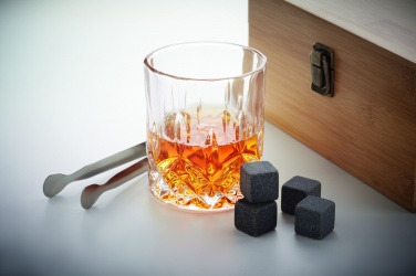 Logo trade reklaamkingitused foto: Viskiklaaside komplekt puidust karbis