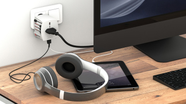 Logotrade ärikingid pilt: SKROSS World Travel Adapter MUV 2-pooluseline USB A ja C-ga