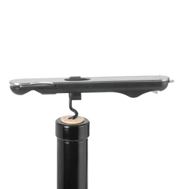 Logotrade firmakingi foto: AdHoc PushPull korgitser