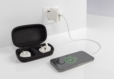 Logotrade liikelahjat mainoslahjat tuotekuva: TravelCharge Pro RCS -matkalaturi USB C:llä