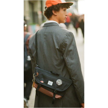 Logo trade liikelahja kuva: Herschel Cove kierrätetty messengerlaukku 22,5 l