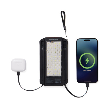 Logotrade liikelahja mainoslahja kuva: Nordic Drift Titan 10 000 mAh aurinkovirtapankki, 3 paneelia