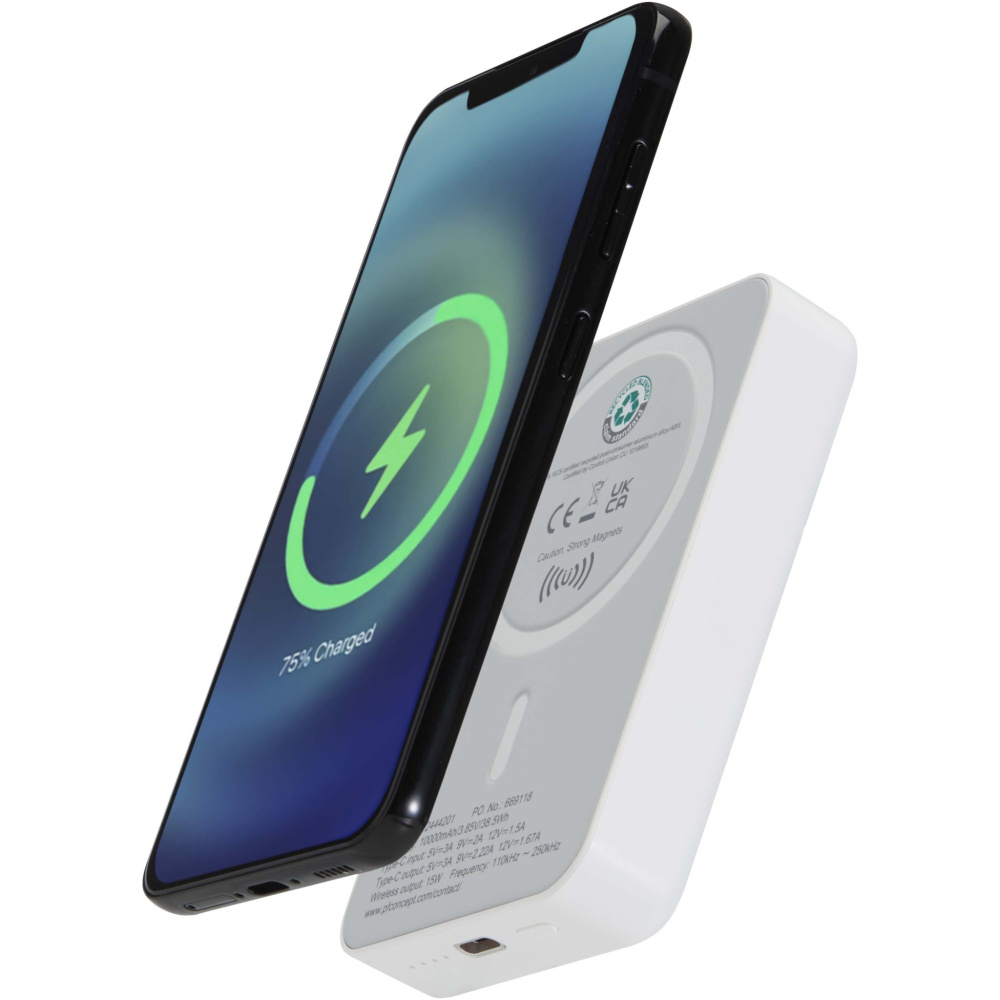 Logotrade ziemassvētku dāvanas foto: Acrab 10.000 mAh 15W magnētiskā bezvadu pārnēsājamā uzlādes ierīce ar 20W PD - izgatavota no pārstrādātas plastmasas