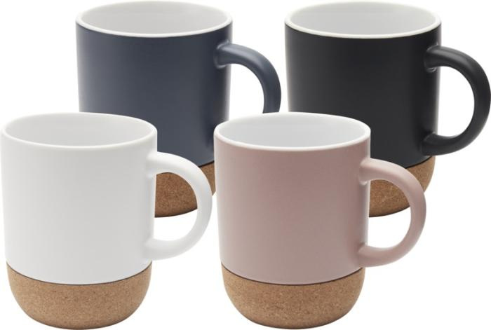 Logotrade ziemassvētku dāvanas foto: Billie 300 ml keramiskā krūze ar korķa detaļām un matētu apdari