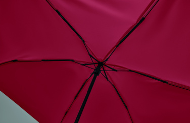Logotrade reklamprodukter bild: 19" stormsäkert kompaktparaply